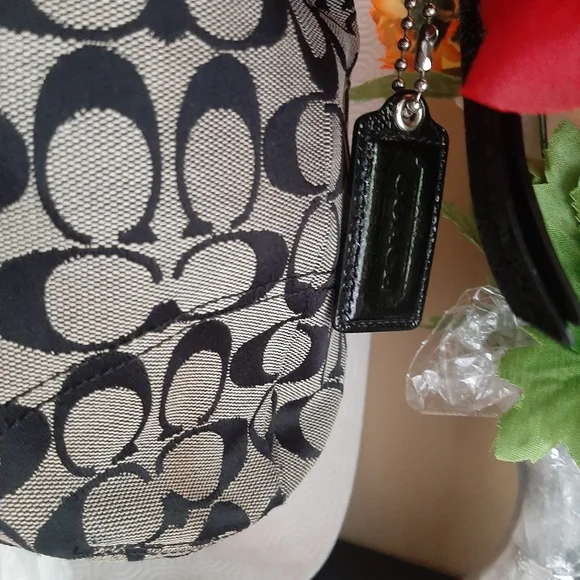 Coach purses - Picture 14 of 16